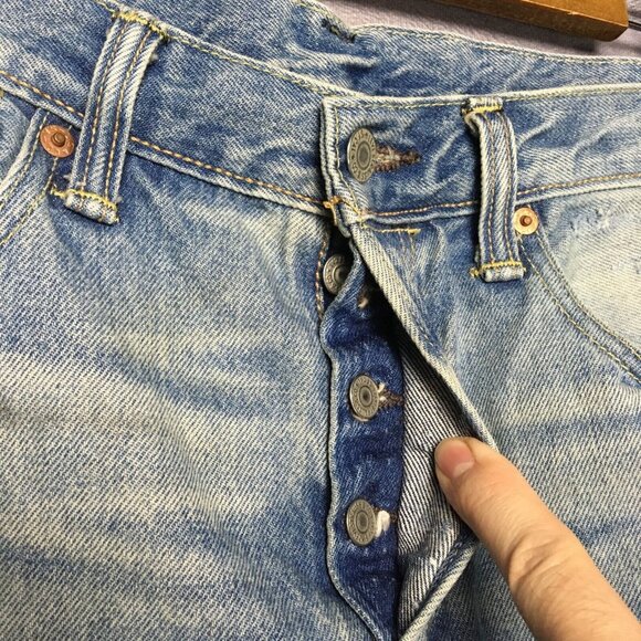 Levis Men 501 Original Fit Blue Jeans size 30x32 Distressed Destroyed Light Wash - Picture 7 of 16